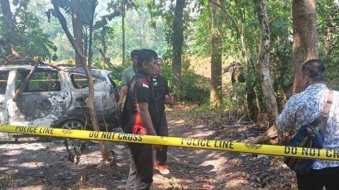 Satreskrim Polresta Pati menggelar olah TKP di lokasi amuk massa di Desa Sumbersoko, Kecamatan Sukolilo, Kabupaten Pati, Jawa Tengah, Jumat (7/6/2024).