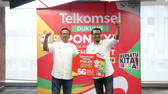 Telkomsel yang diwakili oleh VP Consumer Sales Sumatera, Mulya Budiman (kiri) dan VP Area Network Operations Sumatera, Nugroho Adi Wibowo (kanan), secara simbolis menegaskan komitmen Telkomsel dalam mendukung kesuksesan acara Pekan Olahraga Nasional (PON) XXI Aceh-Sumut 2024, melalui kesiapan infrastruktur jaringan terdepan, serta produk dan layanan konektivitas unggulan.