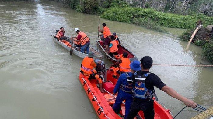 Segati Riau 6 Jenazah Korban Truk Terjun ke Sungai di Langgam Pelalawan Ditemukan ...