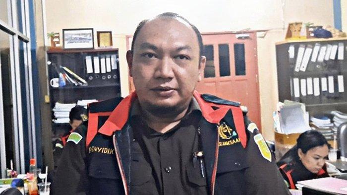 Pihak terkait dipanggil, penyidik Kejari Pekanbaru bawa 3 boks dari kantor DPRD