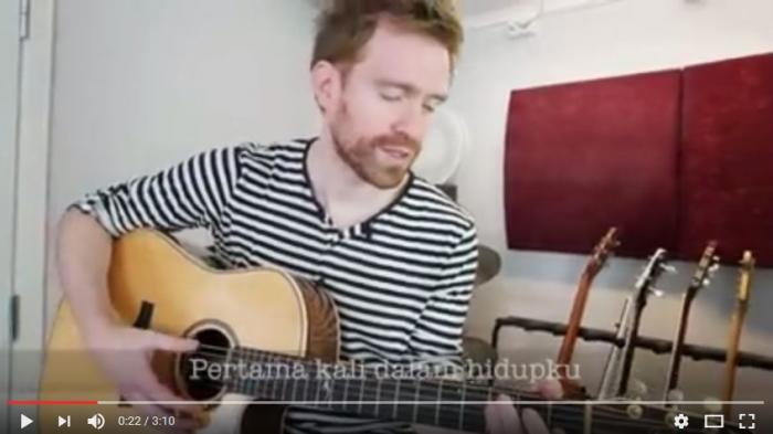 Jatuh Cinta pada Nasi Padang, Bule Asal Norwegia Ini Ciptakan Lagu dan ...
