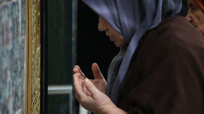 berdoa, wanita, masjid