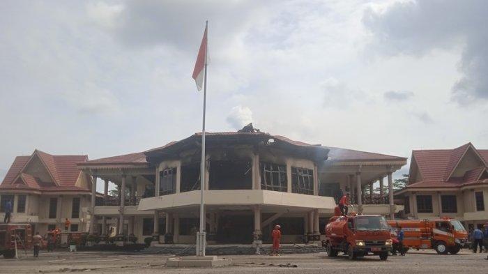 Gedung DPRD Jadi Bahan Debat Pilkada Inhu, Riau, Ini Kata Ketua DPRD ...