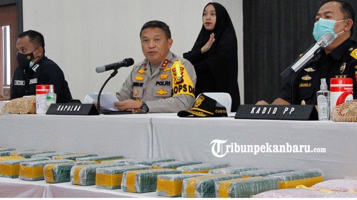 FOTO : Polda Riau Ungkap Peredaran Sabu 50 Kg dan Ekstasi 50 Ribu Butir