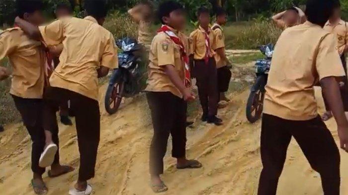 VIDEO Viral Dua Remaja Berseragam Pramuka di Siak Adu Jotos Bak ...