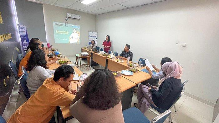 17 Karyawan dari Divisi Bisnis Harian Tribun Pontianak mengikuti pelatihan Optimalisasi Tenaga Pemasaran Media di Kantor Harian Tribun Pontianak, Jalan Sungai Raya Dalam 24a, Selasa 13 Agustus 2024.