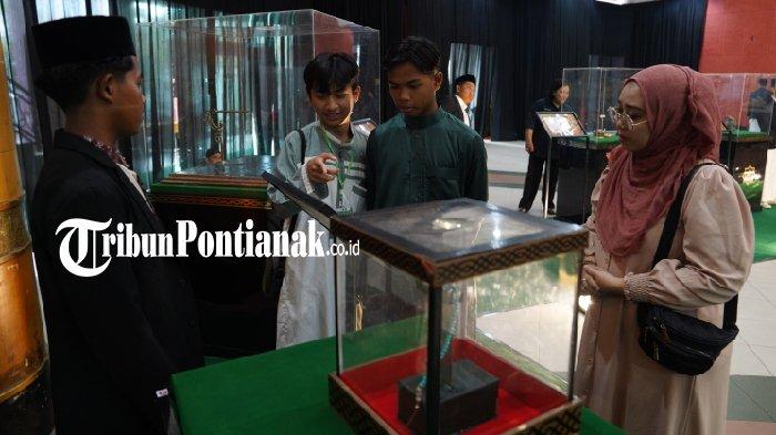 35 artefak Rasulullah Shalallaahu Alaihi Wassalaam (SAW) dan para sabahatnya dipamerkan di Pontianak Convention Center hingga 10 November 2023.