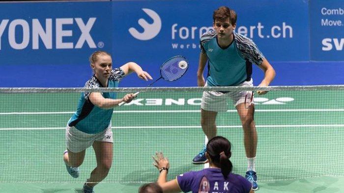 Aksi pasangan Mathias Thyrri/Amalie Magelund