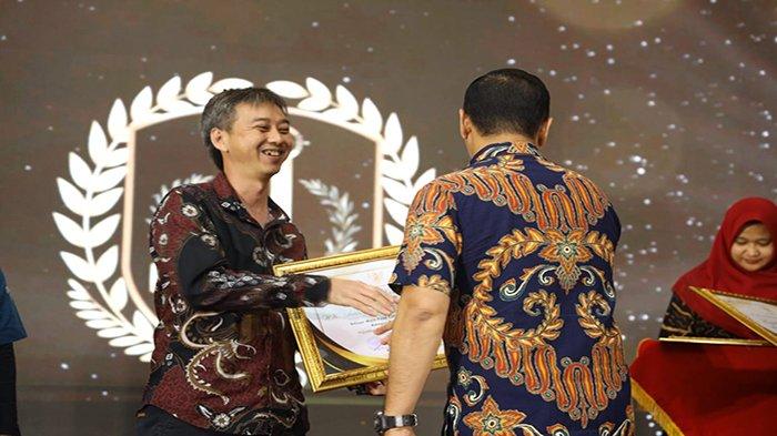 Aming Coffee cabang Podomoro yang terletak di Jalan Putri Candramidi, menjadi cafe dengan penyumbang pajak terbesar di Kota Pontianak.