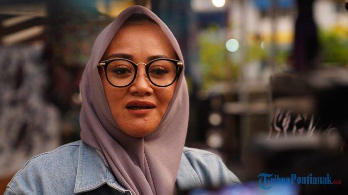 Anggota Komisi 2 DPRD Kalbar, Niken Tia Tantina saat menghadiri kampanye Batik di Rumah Japin dalam rangka Hari Batik Nasional, pada Senin 2 Oktober 2023.