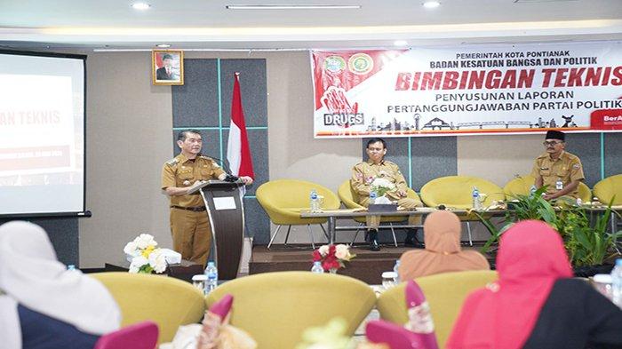 Pj Wali Kota Pontianak Ani Sofian membuka bimtek penyusunan laporan pertanggungjawaban Bantuan Keuangan Parpol.