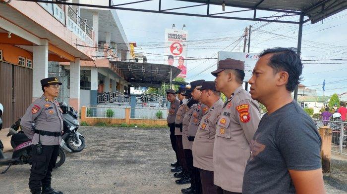 Personel Polres Singkawang apel pagi sebelum lakukan pengamanan kegiatan kampanye pasangan calon nomor urut 2, Minggu 13 Oktober 2024 pagi.