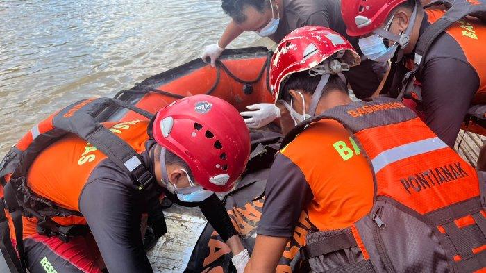 Bocah berinisial D, warga Desa Nanga Mau, Kecamatan Kayan Hilir, Kabupaten Sintang mengalami kejadian memilukan. Anak laki-laki yang baru berusia tujuh tahun tersebut ditemukan meninggal dunia oleh tim SAR gabungan, Minggu 11 Februari 2024 pukul 14.30 WIB.
