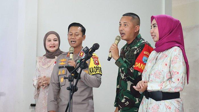 Bupati Bengkayang serta Sekda Kabupaten Bengkayang menggelar Open House di kediaman masing – masing selama 2 hari pada 25-26 Desembar 2023.