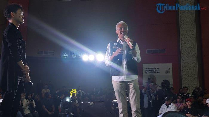 Calon Presiden nomor urut 03 Ganjar Pranowo saat ditemui di Pontianak Convention Center (PCC) Kota Pontianak, Rabu 31 Januari 2024. Mengawali kampanyenya, Ganjar menemui ribuan mahasiswa dan gen z Kalimantan Barat.