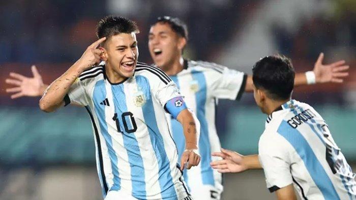 Selebrasi Claudio Echeverri Kapten Timnas Argentina di Piala Dunia U17