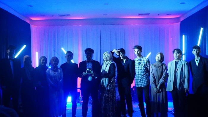 FISIP Untan menggelar Commweek Awards 2023 di Ballroom Khatulistiwa Hotel Transera Pontianak, Minggu 10 Desember 2023.