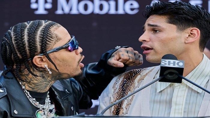 Gervonta Tank Davis saat bersiteru dengan Ryan Garcia saat momen konferensi pers. Dua petinju ini disebut Floyd Mayweather sebagai dua diantara 3 yang terbaik