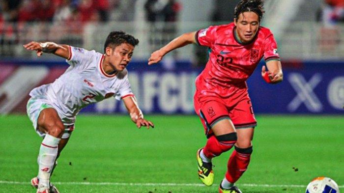 Ilham Rio Fahmi #2 saat berusaha mengejar pemain Korea Selatan, Jumat 26 April 2024 dini hari WIB
