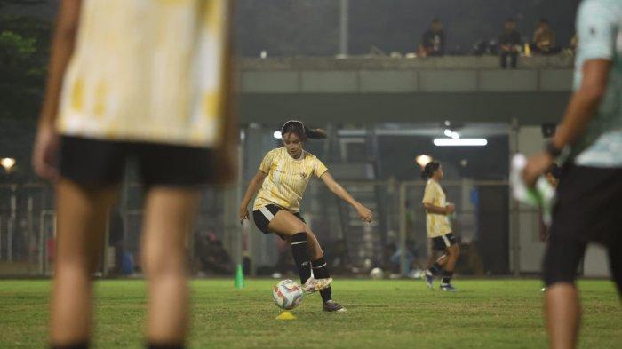 Jadwal Bola Malam Ini: Tonton Streaming Indonesia Vs Singapura ...