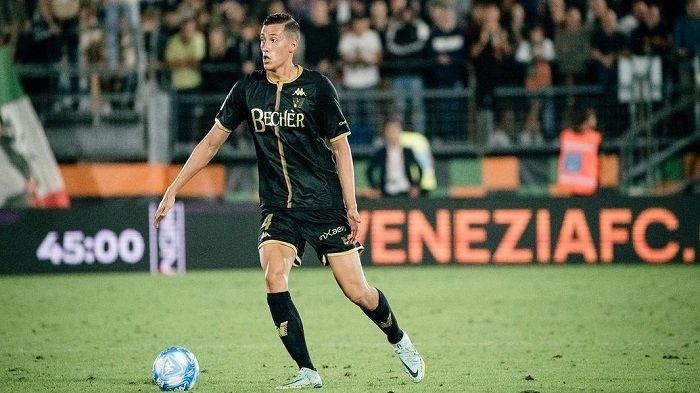  Jay Idzes yang saat ini sudah menjalani tahapan naturalisi untuk bela Timnas Indonesia di Piala Asia 2024 mendatang.