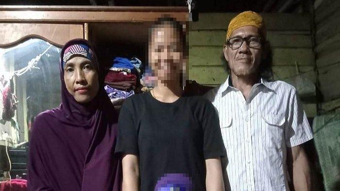 Jumini (kiri), seorang Ibu Rumah Tangga (IRT) bersama sang suami dan anaknya, yang bermukim di RT 01/RW 04, Gang Swadaya 2, Desa Nusapati, Kecamatan Sungai Pinyuh dikabarkan telah meninggalkan rumah sejak Senin 10 Desember 2023 sekitar pukul 11.30.