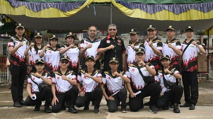 Juri dari PB FOBI dan juri-juri FOBI daerah dalam acara Festival Barongsai Open Tournament yang memperebutkan piala bergilir Bupati Cup dan piala tetap MABT Cup Kabupaten Melawi.