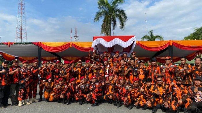 Kader Pemuda Pancasila berkumpul saat Apel Akbar di depan Alun-alun Kapuas, belum lama ini.