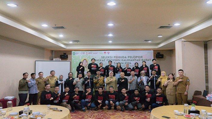 Kadisporapar Kalbar Windy Prihastari resmi menutup kegiatan seleksi Pemuda Pelopor tingkat provinsi di Hotel Aston, Senin (10/6).