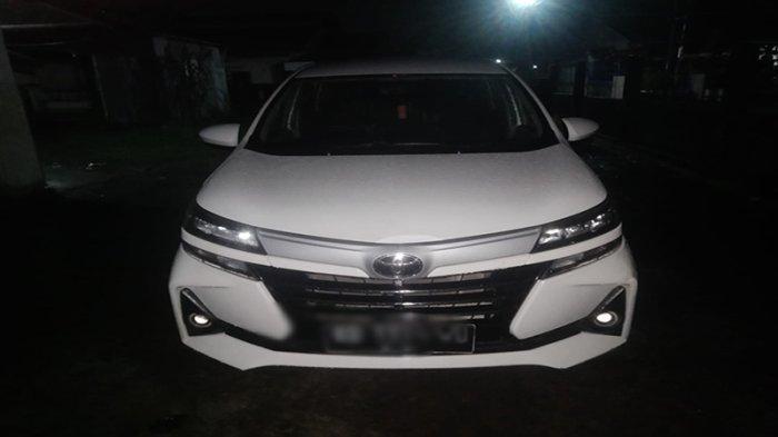 Kendaraan mobil rental yang digelapkan.