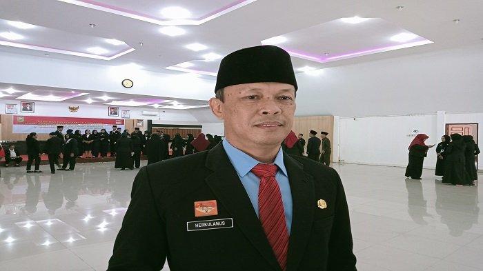 Kepala BKPSDM Sanggau, Herkulanus HP. Ia mengatakan ada 254 PNS di Lingkungan Pemkab Sanggau yang akan pensiun.
