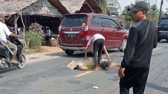 Korban kecelakaan di Jalan Raya Desa Parit Baru, Selakau, meninggal di tempat, Sabtu 2 September 2023.