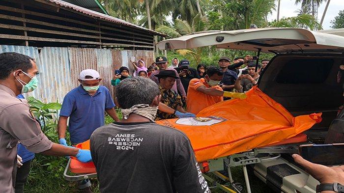 Personel Polsek Mempawah Timur dan Tim Inafis Polres Mempawah mengevakuasi jenazah Gusti Andi (51) yang ditemukan meninggal dunia di rumah kontrakannya, di Jalan Karya RT 007/RW 004 Kelurahan Pasir Wan Salim, Kecamatan Mempawah Timur, Kabupaten Mempawah, Kalimantan Barat, Minggu 5 Mei 2024 siang.