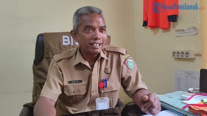 Kepala Badan Penanggulangan Bencana Daerah (BPBD) Kabupaten Mempawah Agit Sugiarto saat ditemui di ruang kerjanya, Selasa 11 Juni 2024 pagi.