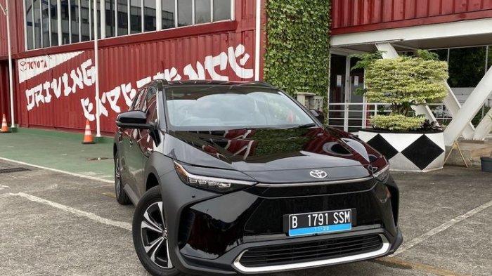 Mobil Listrik Toyota bZ4X Dibanderol Dengan Harga Rp 1,190 Miliar, Ini ...