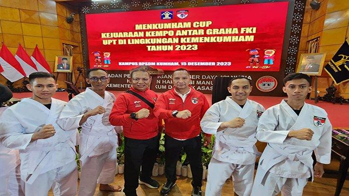 Muhammad Toni Frasetyo dari Rutan Pontianak berhasil meraih medali emas dalam kategori Sinkronik Beregu. Prestasi ini membanggakan Rutan Pontianak dan juga Kanwil Kementerian Hukum dan HAM (Kemenkumham) Kalimantan Barat.