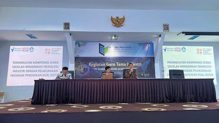 PT GMGI hadir sebagai guru tamu di SMK SMTI Pontianak.