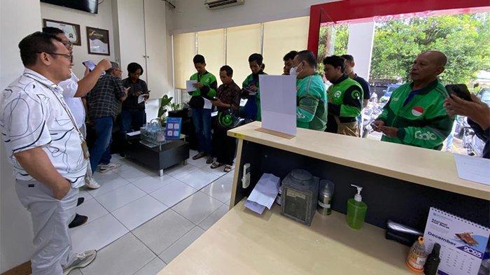 Sambut peringatan Hari Jadi Ke 30 tahun yang jatuh pada 27 November 2023, PT Jasaraharja Putera (JP) Cabang Pontianak menyalurkan santunan berupa sembako serta asuransi gratis kepada pengemudi ojek online (ojol).