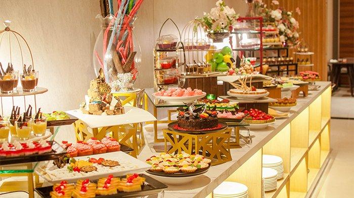 SAJIAN KULINER - Para tamu dapat menikmati berbagai sajian kuliner khas Asia dan Indonesia dalam konsep prasmanan sepuasnya.