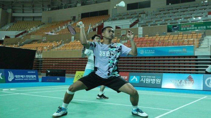 Pasangan Ganda Putra Indonesia, Rahmat Hidayat/Kevin Sanjaya saat sesi latihan sebelum Korea Masters 2023. 