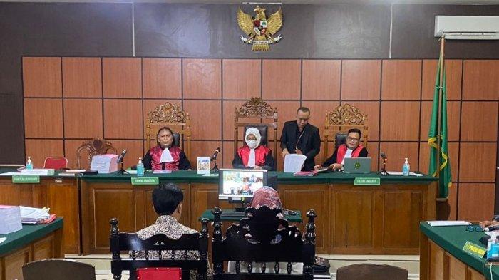 Sidang kasus Tipikor dengan terdakwa Mantan Sekdis Pendidikan Kabupaten Ketapang dan stafnya di Pengadilan Tipikor Pontianak, Kamis 31 Mei 2024.