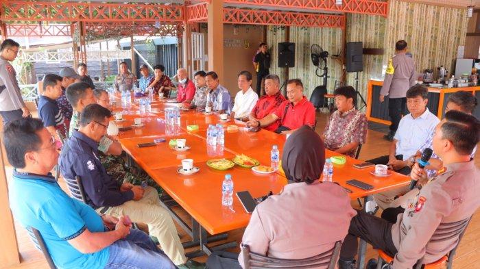 Polres Sintang Gelar Jumat Curhat, Persiapan Natal 2025 dan Tahun Baru 2026