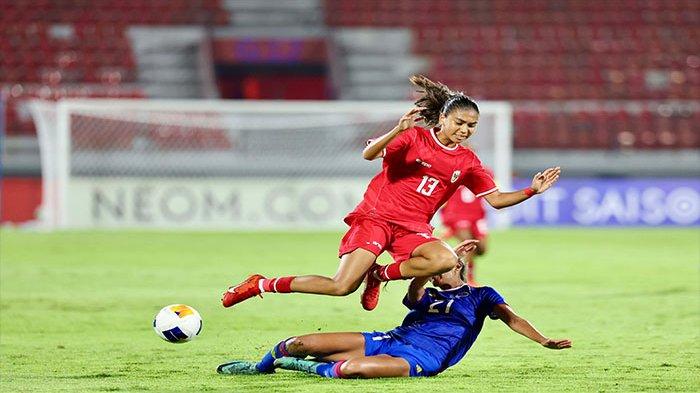 Potret perjuangan Timnas Indonesia U17 putri saat berhadapan dengan Filipina Senin 6 Mei 2024.