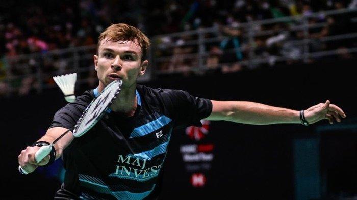 Rasmus Gemke Pebulutangkis Denmark. Cek live hasil atau Live Score Rasmus Gemke vs Anthony Sinisuka Ginting dalam artikel ini