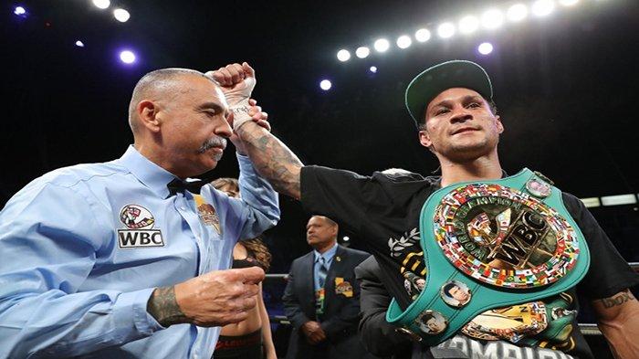 Regis Prograis saat dikukuhkan menjadi pemegang sabuk WBC kelas ringan super saat menundukan Jose Zepeda, Minggu 27 November 2022
