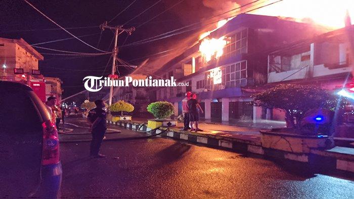 Ruko yang terbakar di Jalan Merdeka, Ketapang. Kepolisian memastikan tak ada korban jiwa dalam peristiwa kebakaran yang terjadi pada Minggu 3 Maret 2024 subuh hari tadi.