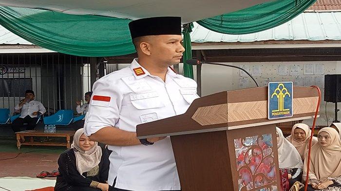 Rumah Tahanan Negara (Rutan) Kelas IIA Pontianak menyelenggarakan kegiatan rohani melalui ceramah keagamaan dalam rangka menyambut bulan suci Ramadan 1445 H/2024 M yang diselenggarakan di lapangan Rutan Pontianak.