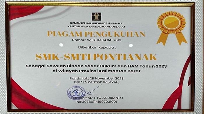 SMK SMTI Pontianak menerima piagam penghargaan sebagai Sekolah Sadar Hukum dan HAM dalam acara Peresmian Desa/Kelurahan Sadar Hukum dan Launching Program Pembentukan dan Pembinaan Sekolah Sadar Hukum dan HAM, yang diselenggarakan Kantor Wilayah (Kanwil) Kementerian Hukum dan HAM (disingkat Kemenkumham) Kalimantan Barat di Pendopo Kantor Gubernur Provinsi Kalimantan Barat, pada Selasa, 28 November 2023.