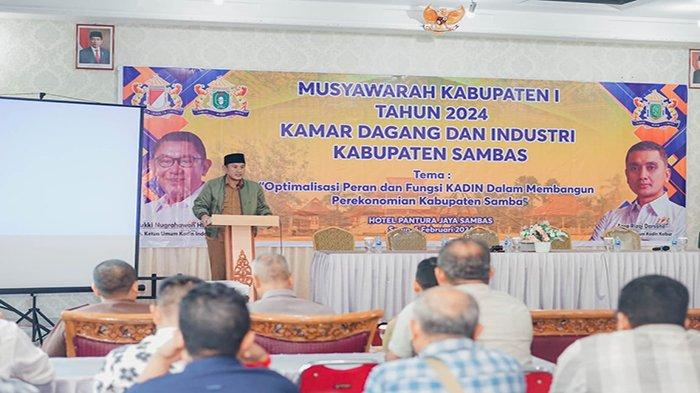 Wabup Fahrur Rofi saat membuka Muskab Kadin Kabupaten Sambas di Hotel Pantura Jaya Sambas, Senin 5 Februari 2024.