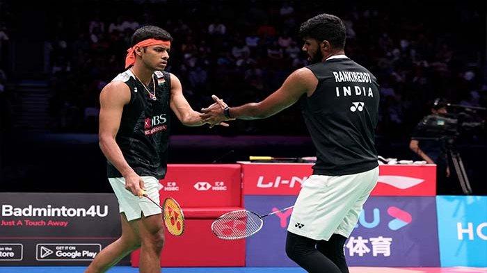 Satwiksairaj Rankireddy dan Chirag Shetty (kiri) dari India lawan Bagas/Fikri di India Open 2024